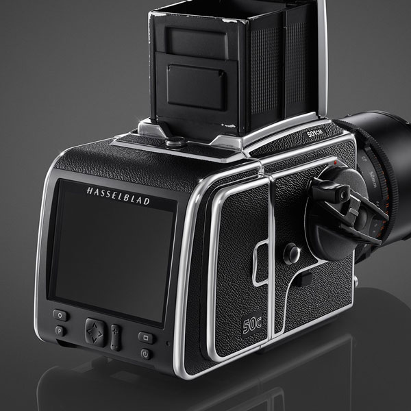 В цифровом заднике Hasselblad CFV-50c стоимостью 11 000 евро используется датчик изображения типа CMOS