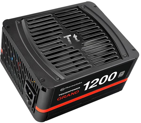 Для повышения надежности в БП Thermaltake Toughpower Grand Platinum используются только японские конденсаторы