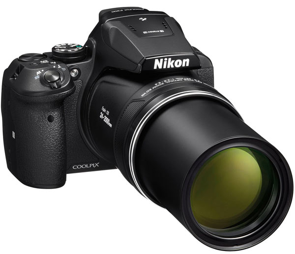 Объектив камеры Nikon Coolpix P900 охватывает диапазон ЭФР 24-2000 мм