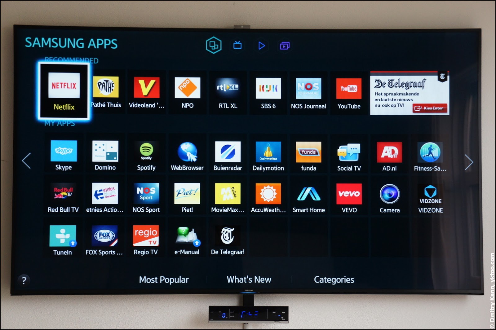 Ютуб установленный. Samsung Smart Hub приложения. Samsung apps для Smart TV. IPTV Samsung Smart TV. Экран смарт ТВ С приложениями.