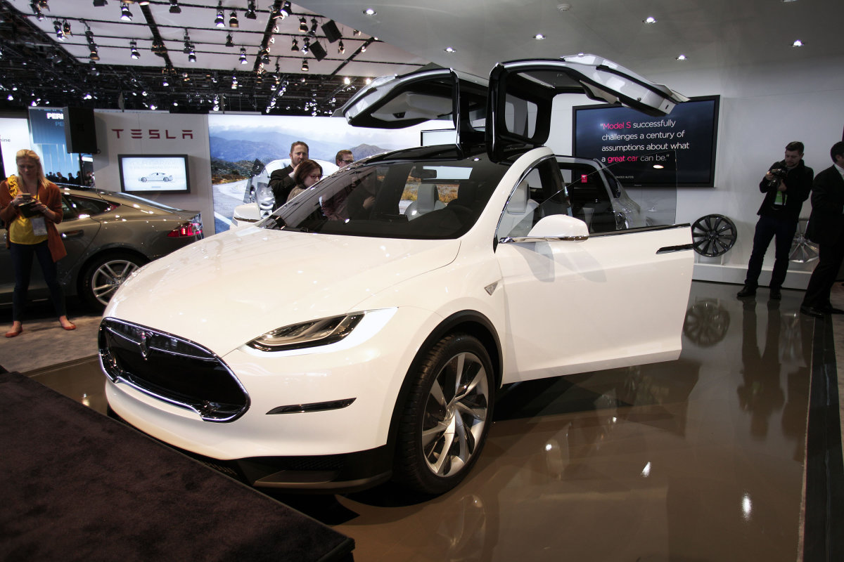 Ford Tesla электромобиль