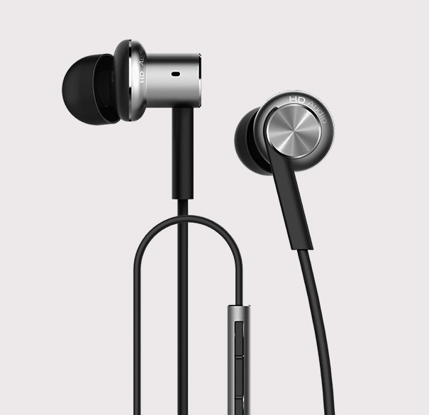 Наушники Xiaomi Hybrid Earphone содержат динамический излучатель и арматуру