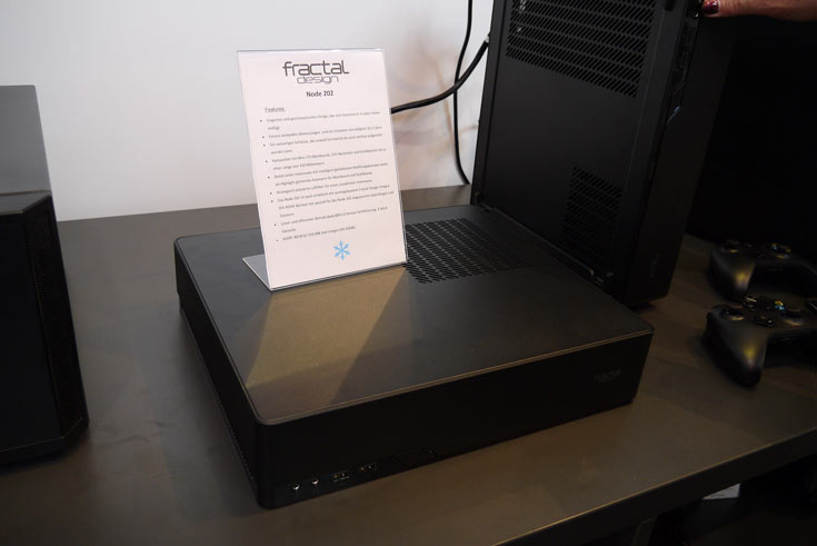 Fractal Design привезла на CeBIT корпуса Node 202 и Define Nano S