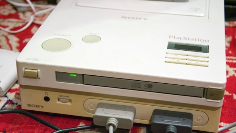 В Nintendo PlayStation починили CD привод - 1