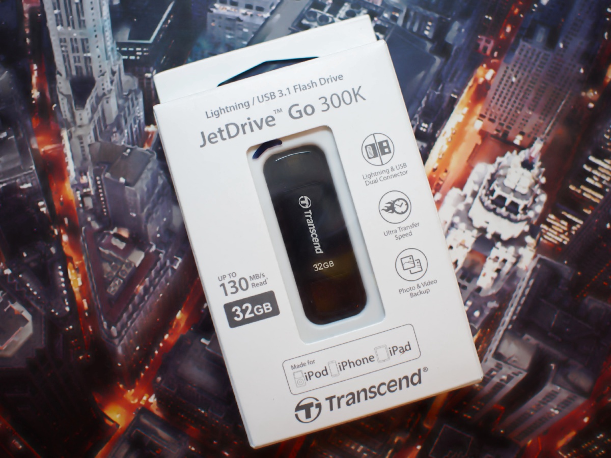 Обзор флешки USB-Lightning Transcend JetDrive Go 300K - 1