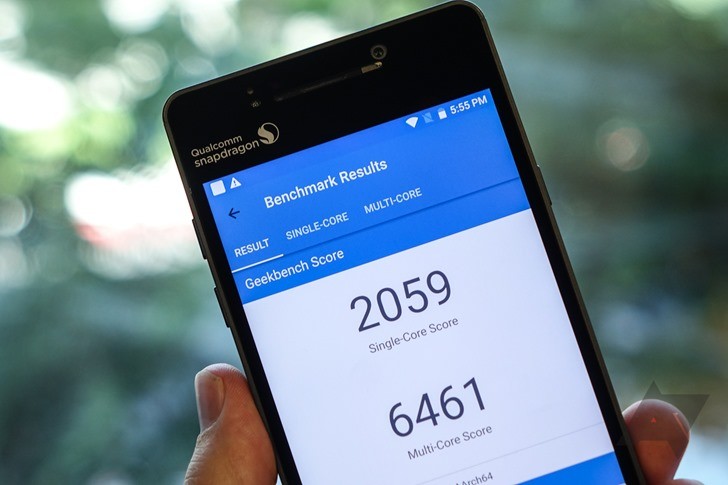 Прототип смартфона со Snapdragon 835 сравнили в тестовых приложениях с OnePlus 3T, Google Pixel XL, Samsung Galaxy S7 и Huawei P10
