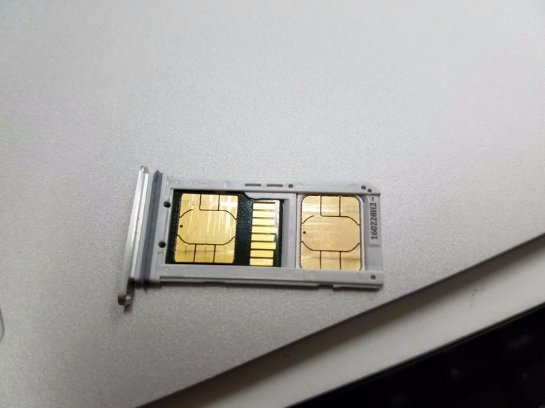 Как поставить в один слот две SIM-карты и microSD