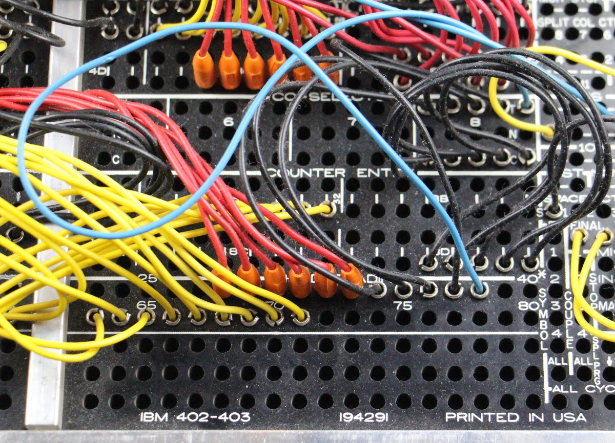 Подготовка налогов в 1950-м году: «программирование» IBM 403 при помощи штекерной панели - 4
