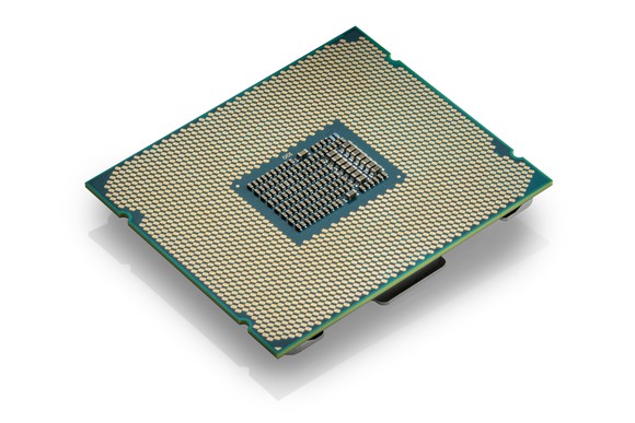 Intel запустит в продажу CPU Core i9 в три этапа