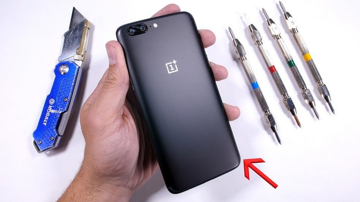 OnePlus 5 не так просто согнуть