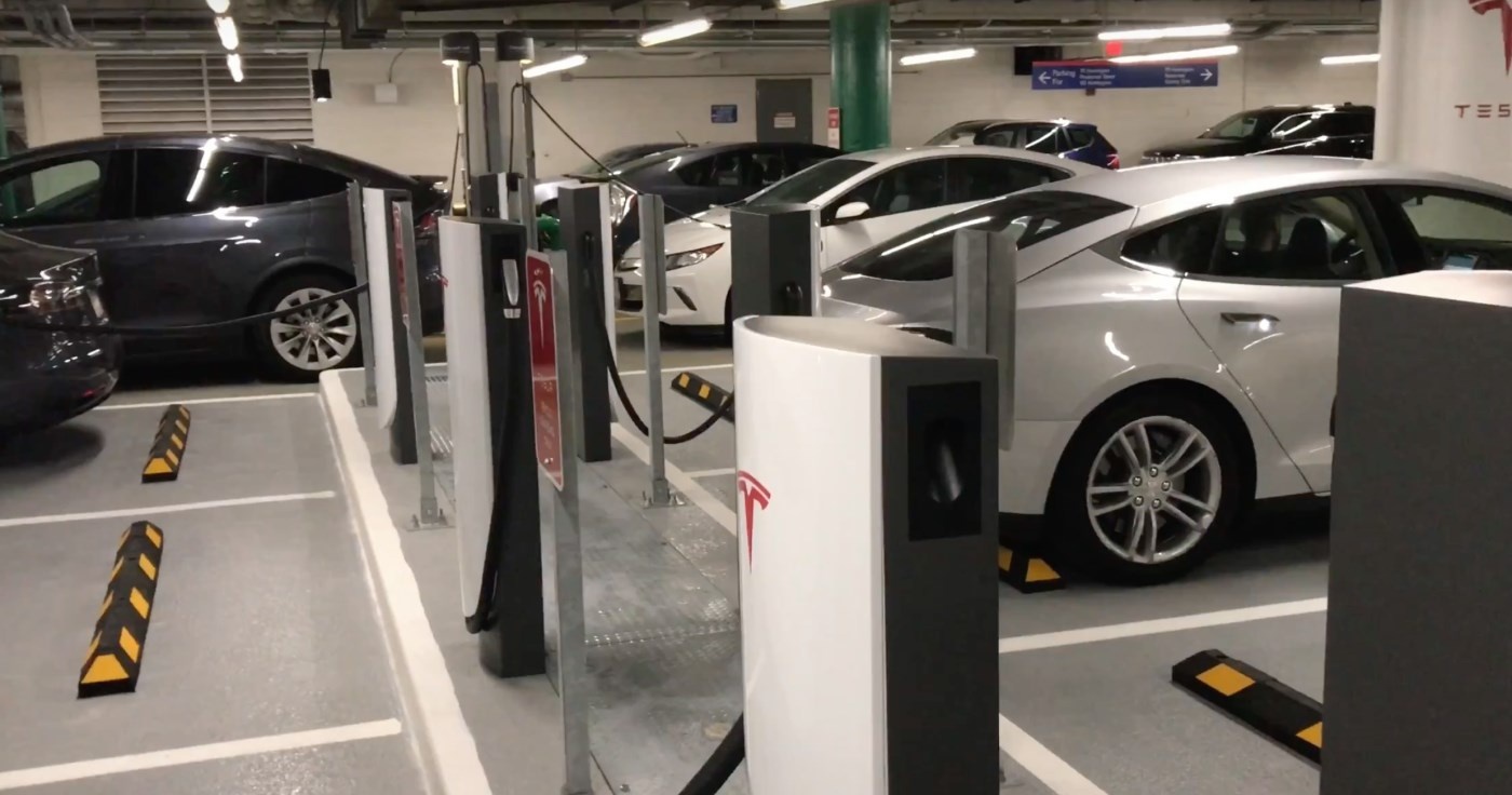 Типы зарядных станций. 4.5 Сеть зарядных станций Tesla. Зарядная станция Тесла Размеры. Тесла Курилка. Зарядочная станция Тесла в Сколково фото.