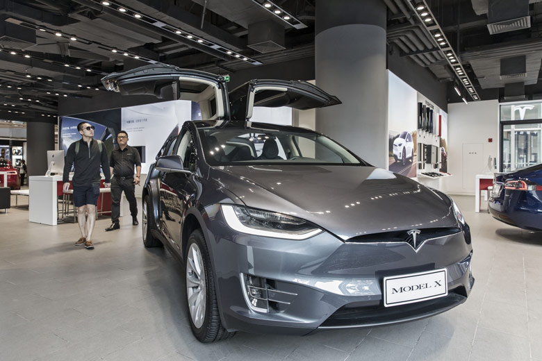 В кроссоверах Model X выявлена неисправность 