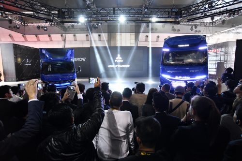 Электрогрузовик Mitsubishi E-Fuso Vision One имеет дальность хода в 350 км