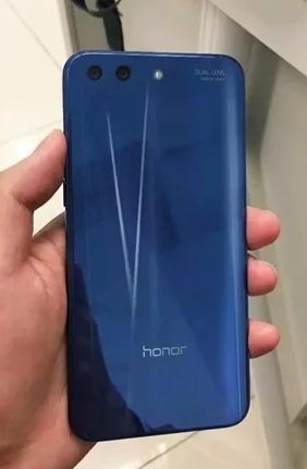 Опубликованы новые изображения смартфона Honor 10