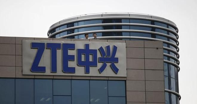 ZTE придется заплатить $1,3 млрд и принять правила США, чтобы снова начать работать в стране