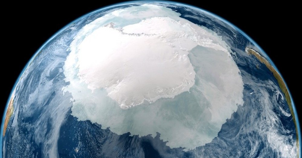 Антарктида потеряла рекордное количество льда