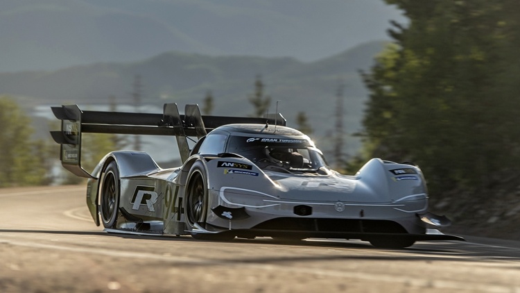 Электромобиль Volkswagen I.D. R Pikes Peak нацелился на рекорд в Гудвуде