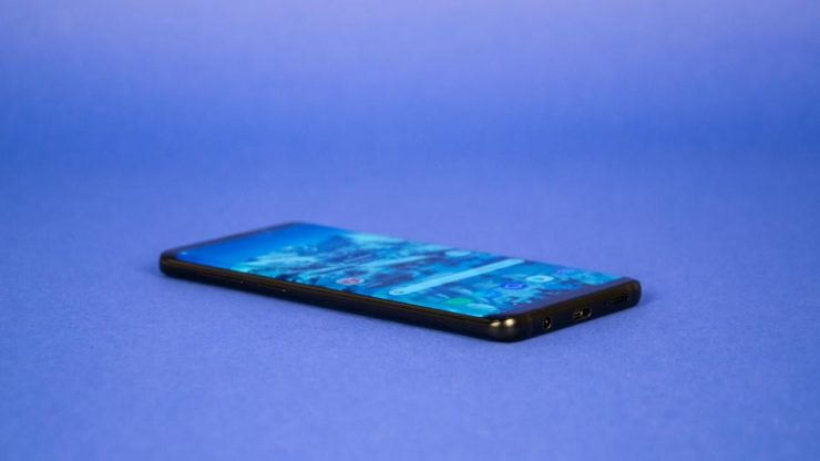 В смартфоне Samsung Galaxy S10 не будет оптического сканера отпечатков пальцев