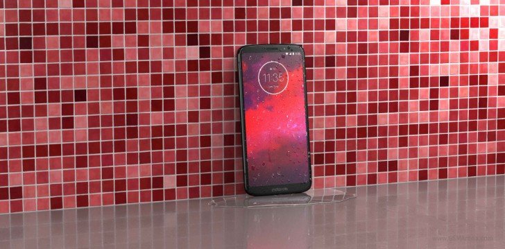 Представлен смартфон Motorola Moto Z3. И он дешевле младшей модели Z3 Play