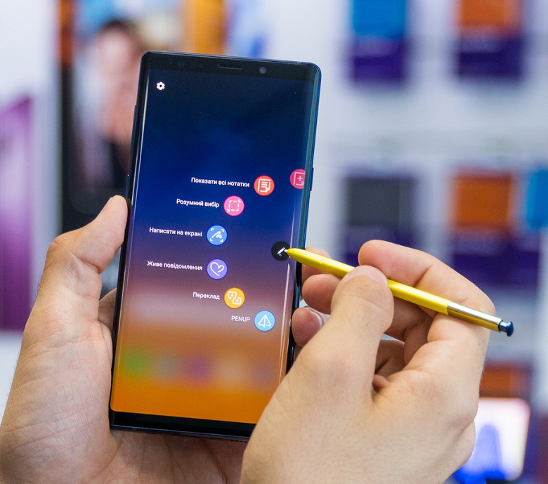 Более половины первых покупателей Samsung Galaxy Note9 предпочли старшую версию с 512 ГБ флэш-памяти