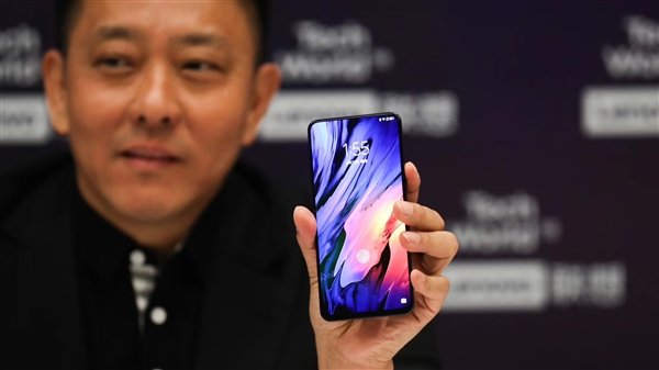 Вице-президент Lenovo показал смартфон-слайдер Lenovo Z5 Pro