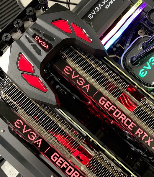 Мосты NVLink в исполнении EVGA имеют самый футуристический дизайн