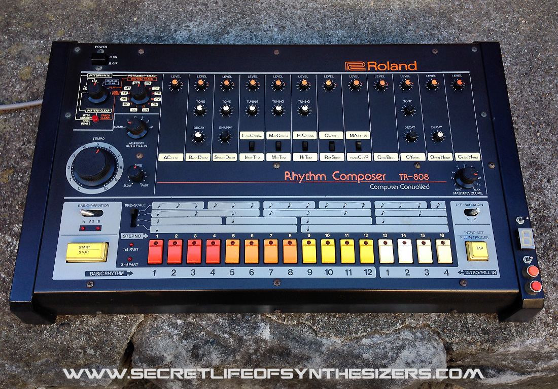 Загадочное сердце драм-машины Roland TR-808