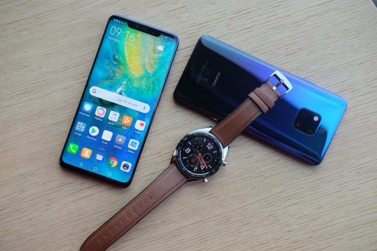 Huawei Mate 20 Pro, несмотря на огромный аккумулятор, заряжается быстрее практически любого флагмана на рынке