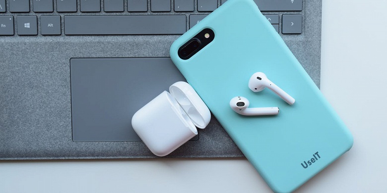 Полностью беспроводные наушники Apple AirPods 2 уже на подходе