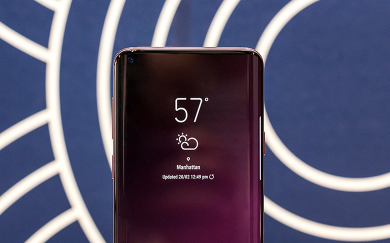 Дырявый дисплей Samsung Galaxy S10 изготовлен по технологии Hole In Active Area