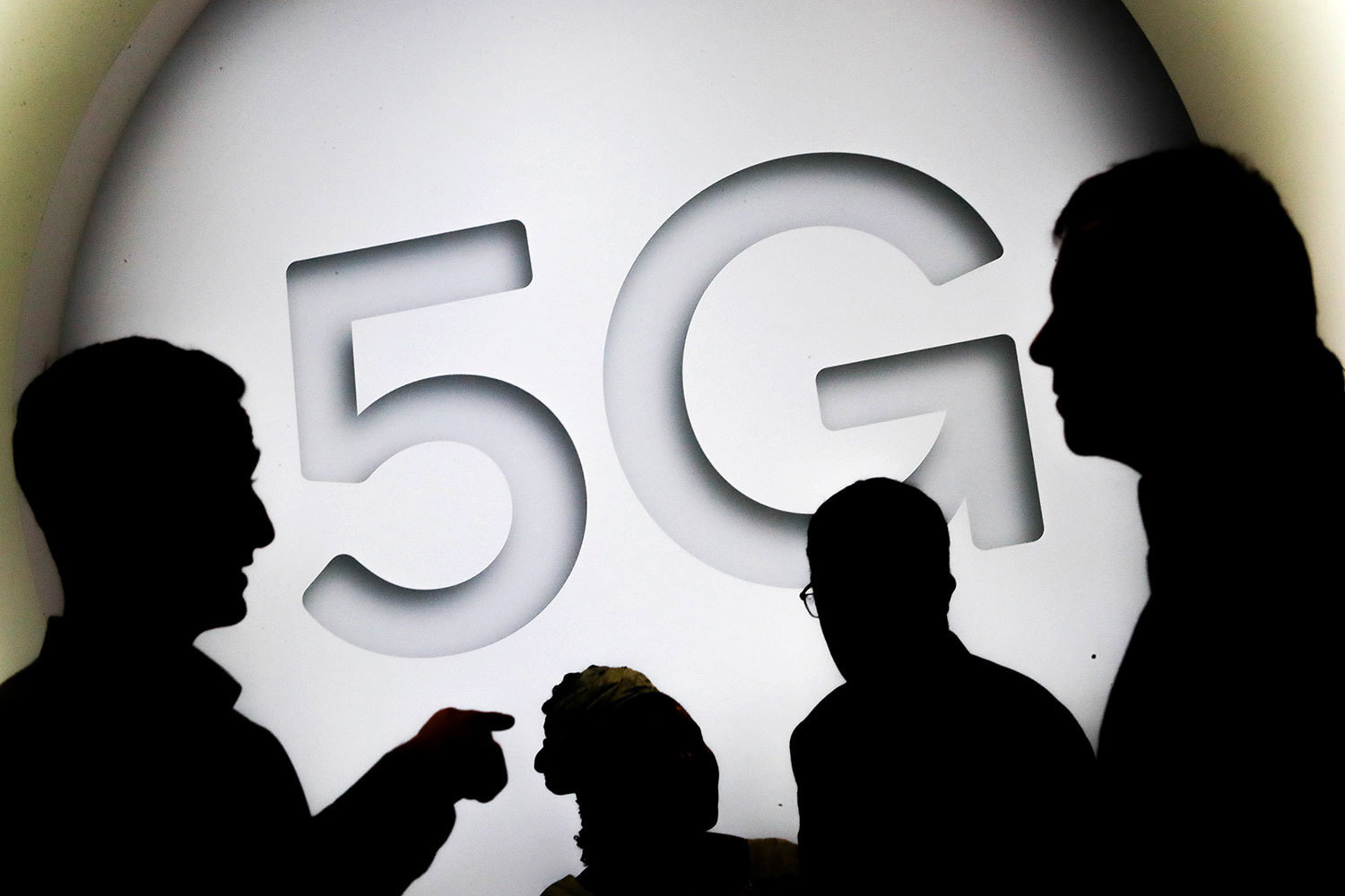 Минкомсвязи предлагает доверить создание 5G-сети единому оператору - 1