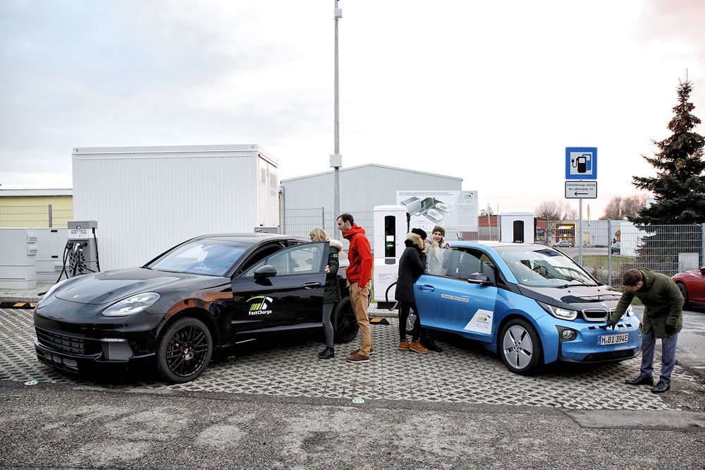 Как тебе такое, Илон Маск: BMW и Porsche разработали зарядку, добавляющую 100 км хода за 3 минуты - 1