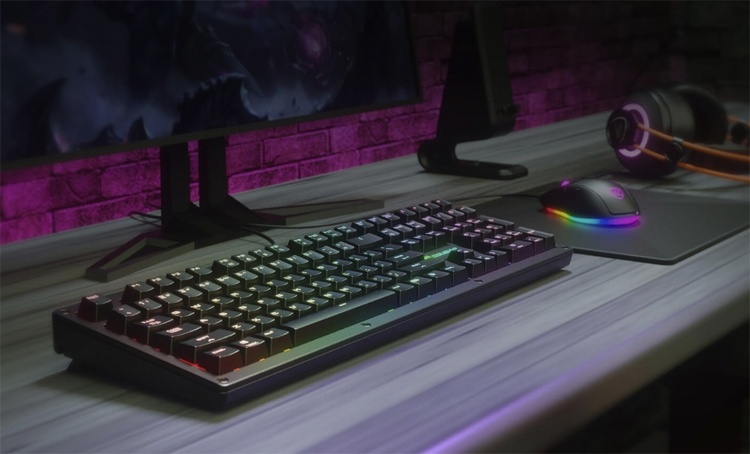 Cougar Puri RGB: механическая клавиатура для киберспортсменов