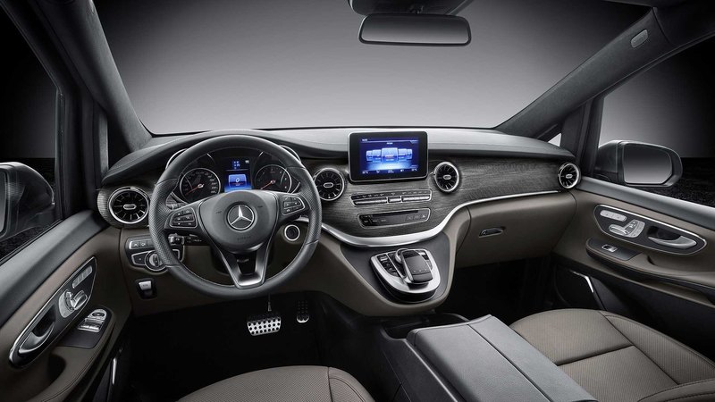 Mercedes-Benz скромно обновил V-класс