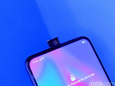 «Живые» фото смартфона Oppo F11 Pro демонстрируют выдвижную камеру и безрамочный экран