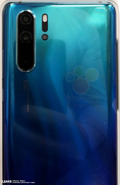 Фото и видео дня: смартфон Huawei P30 Pro вместе с упаковкой