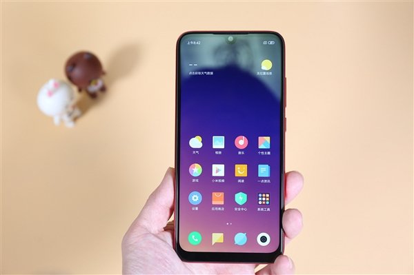 Флагман Redmi на платформе Snapdragon 855 получит экран с каплевидным вырезом