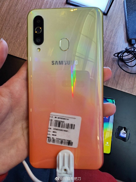 Samsung Galaxy A60 получил технологию Screen Sound, NFC, две камеры по 32 Мп, аккумулятор на 3500 мА•ч при цене менее 300 долларов