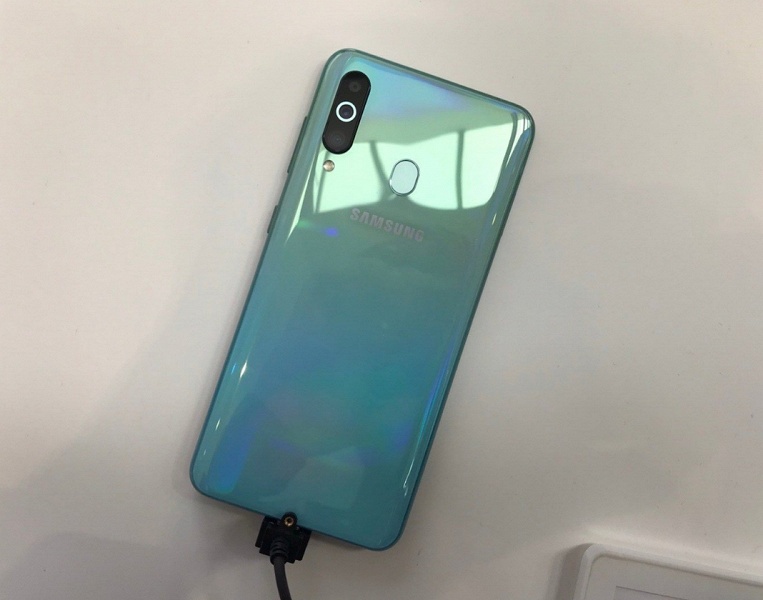 Последний из основной линейки: смартфон Samsung Galaxy A60 засветился на качественных фотографиях