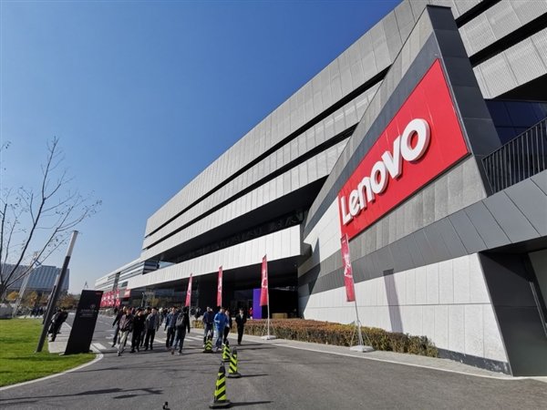 Годовая выручка Lenovo впервые превысила 50 млрд долларов