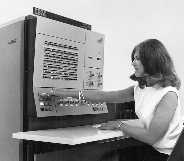 C эвм. IBM S/360. Компьютер IBM 360. Третье поколение ЭВМ IBM-360. Компьютер IBM System/370.