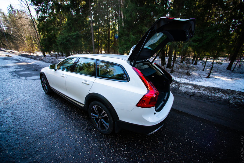 Мир не тесен: тест Volvo V90 Cross Country