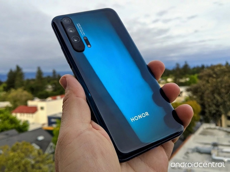 В первом обзоре Honor 20 Pro хвалят цвета корпуса и камеру