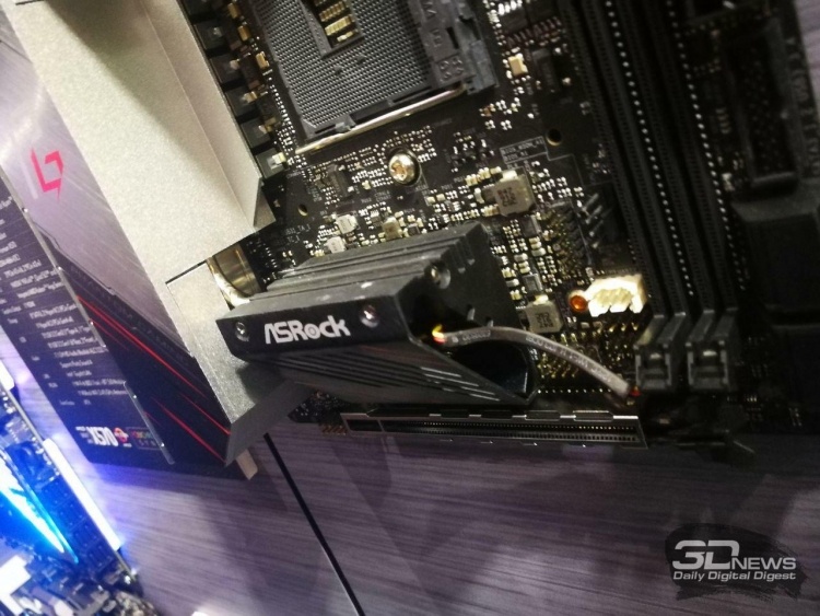 Фото: материнские платы ASRock на базе AMD X570, включая модель с Thunderbolt 3