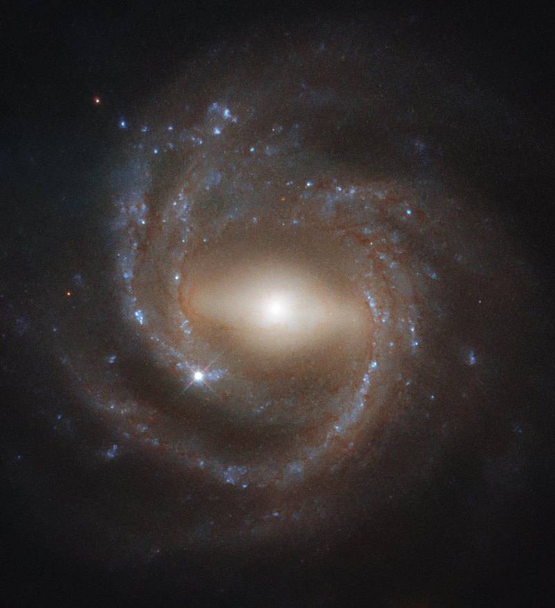 Потрясающее изображение зрелой галактики