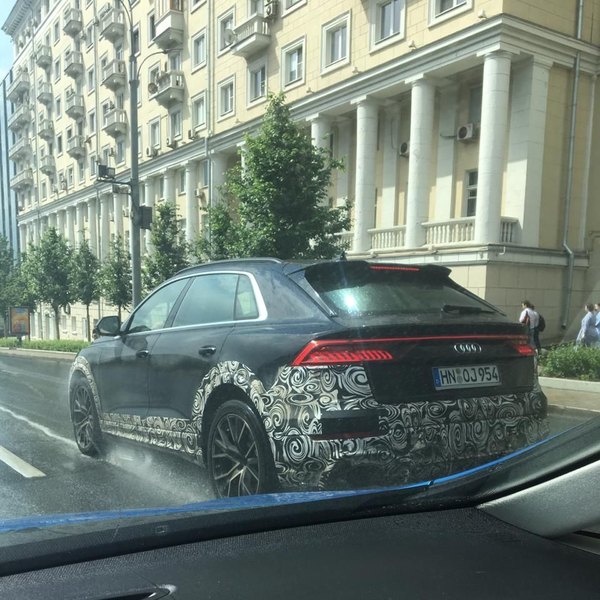 В Москве замечена новая Audi SQ8