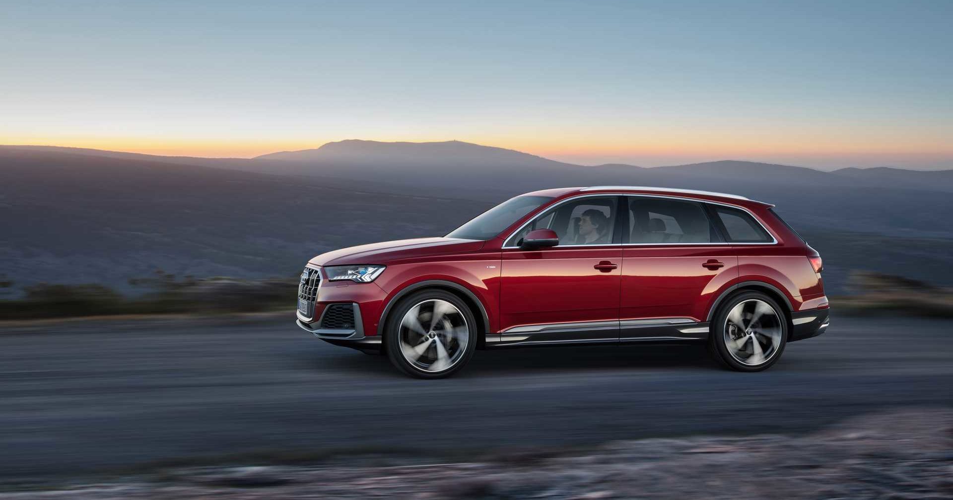 Audi обновила кроссовер Q7 в стиле Q8