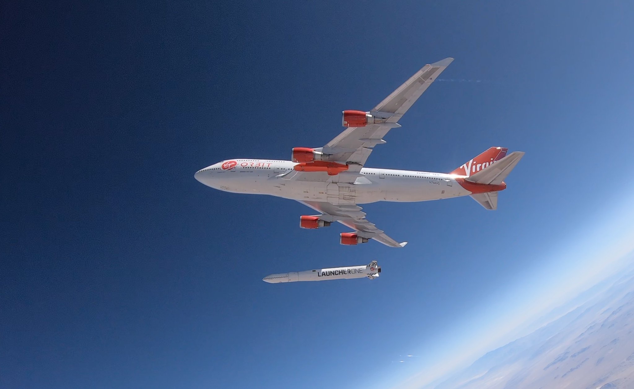 Virgin Orbit Ричарда Брэнсона успешно выполнила тестовый сброс ракеты-носителя с самолета - 1