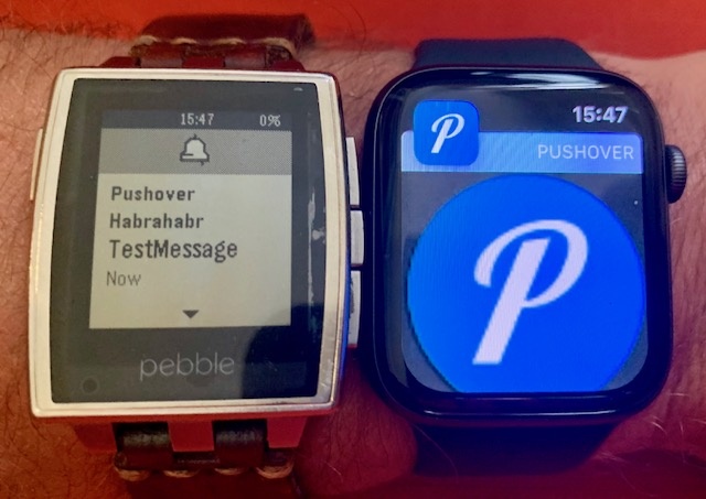 Apple Watch 4 (44 мм, 2019 г.) vs Pebble Steel Classic (2014 г.) - 2