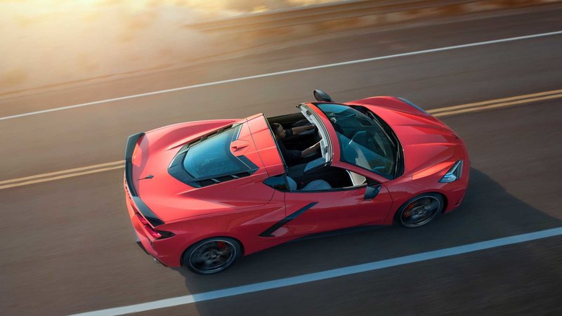 Chevrolet Corvette впервые стал среднемоторным